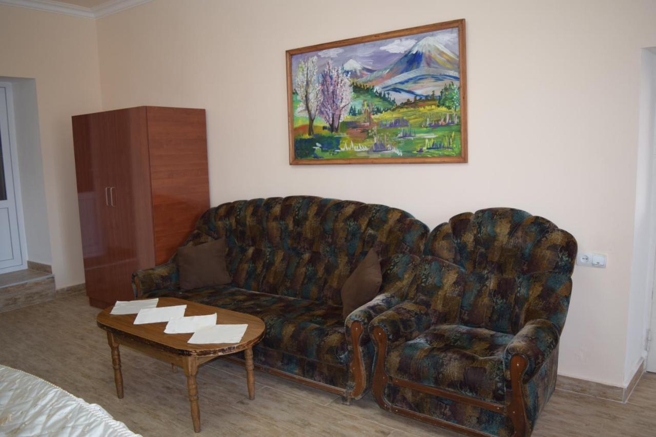 Home Garni ภายนอก รูปภาพ
